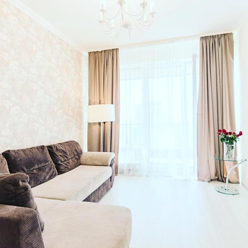 1 Room 60M2 Center Of Obolon Near River Side. With Terrace. 22 Floor เคียฟ ภายนอก รูปภาพ