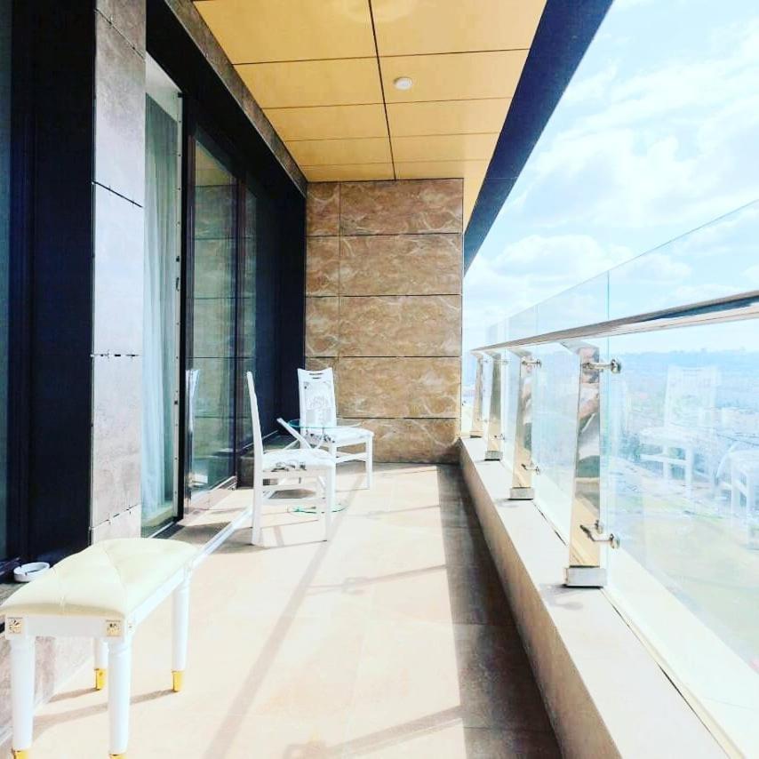 1 Room 60M2 Center Of Obolon Near River Side. With Terrace. 22 Floor เคียฟ ภายนอก รูปภาพ