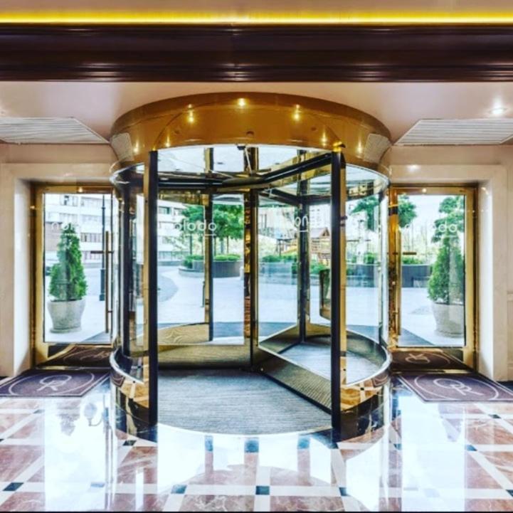 1 Room 60M2 Center Of Obolon Near River Side. With Terrace. 22 Floor เคียฟ ภายนอก รูปภาพ