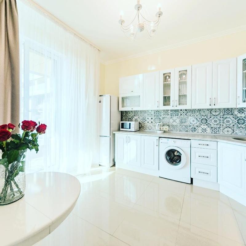 1 Room 60M2 Center Of Obolon Near River Side. With Terrace. 22 Floor เคียฟ ภายนอก รูปภาพ